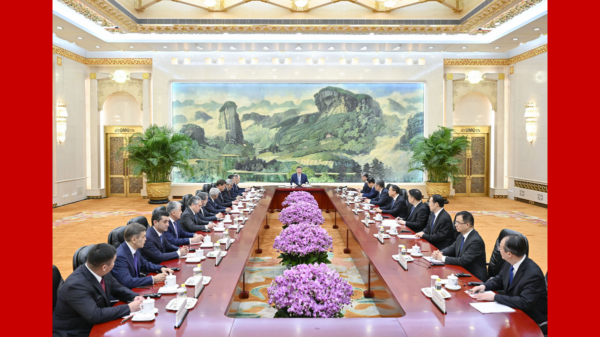 習近平集體會見上海合作組織成員國外長理事會會議外方代表團團長